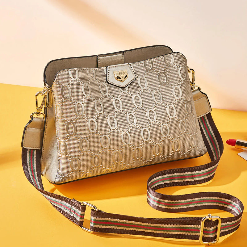 Bolsa de Ombro Nimeria Dourada